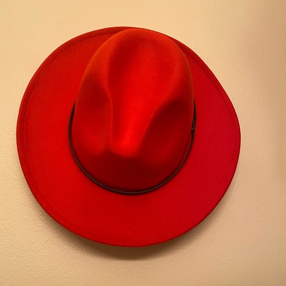 Red Wide brim Fedora hat - Picture 3 of 4
